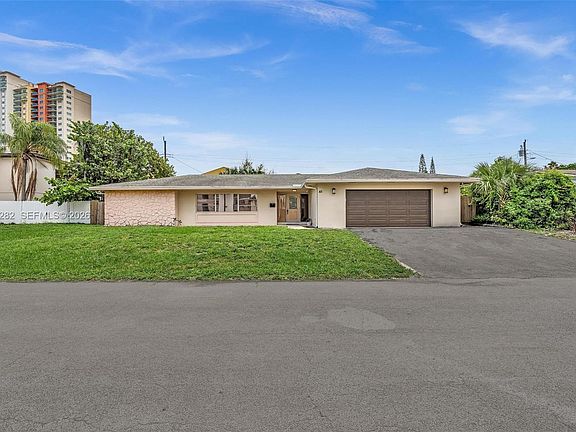 2nd image of 411 Wilma Cir