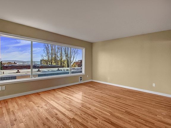 2nd image of 1221 Queen Anne Ave N APT 205