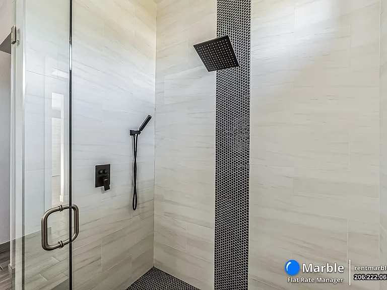 4618 Catalina Ln — Photo 10