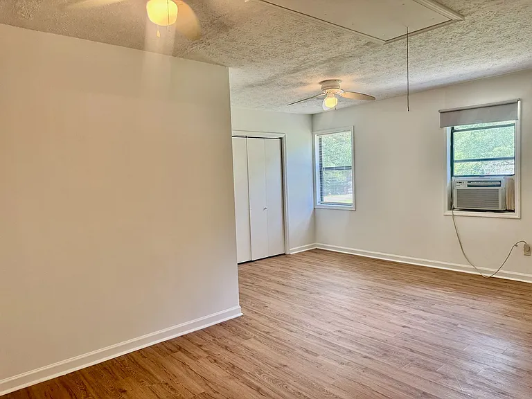 4044 Woodbridge Ct — Photo 12