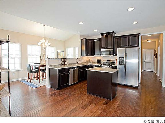 4th image of 6012 Amber Dr