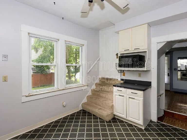 1584 Maple Rd — Photo 8