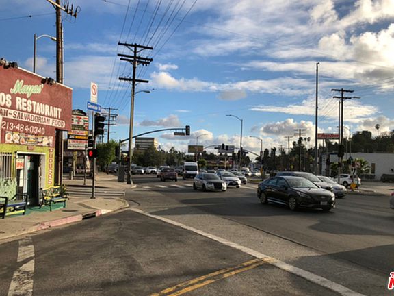 3rd image of 1600 N Alvarado St