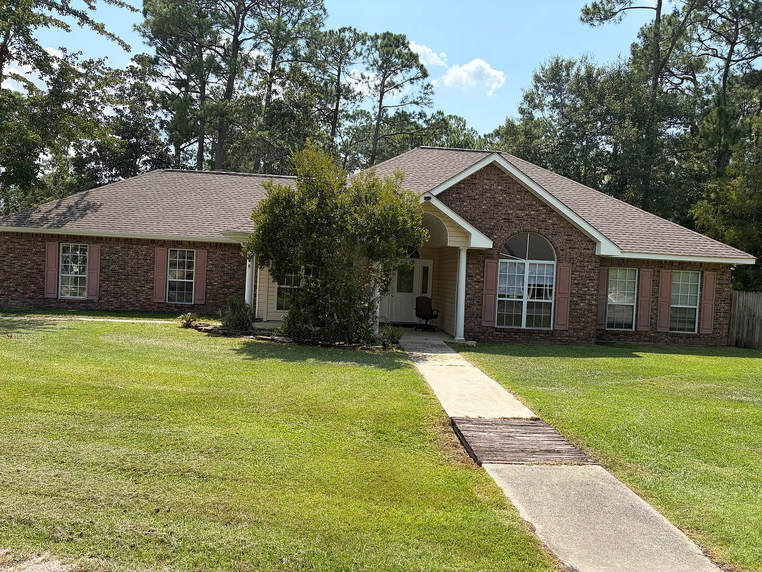 3 bed, 2086 sqft, $1,950 — Photo 1