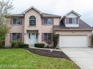 2215 Snow Creek Rd, Naperville, IL 60564