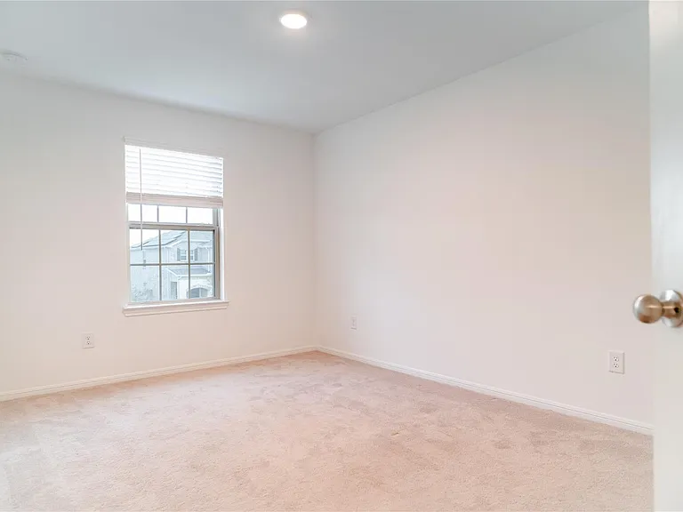 8214 Star Terrace Dr — Photo 24