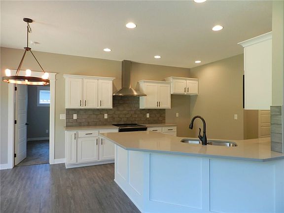 2nd image of 1100 Cardinal Dr