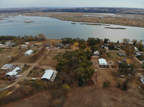 5705 Poplar St, Running Water, SD 57062