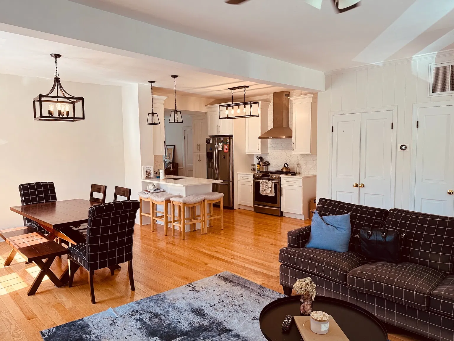 3 bed, 1700 sqft, $6,400 — Photo 4