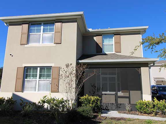 front with covered patio~linea