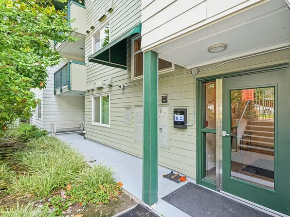 1818 18th Ave APT 203, Seattle, WA 98122