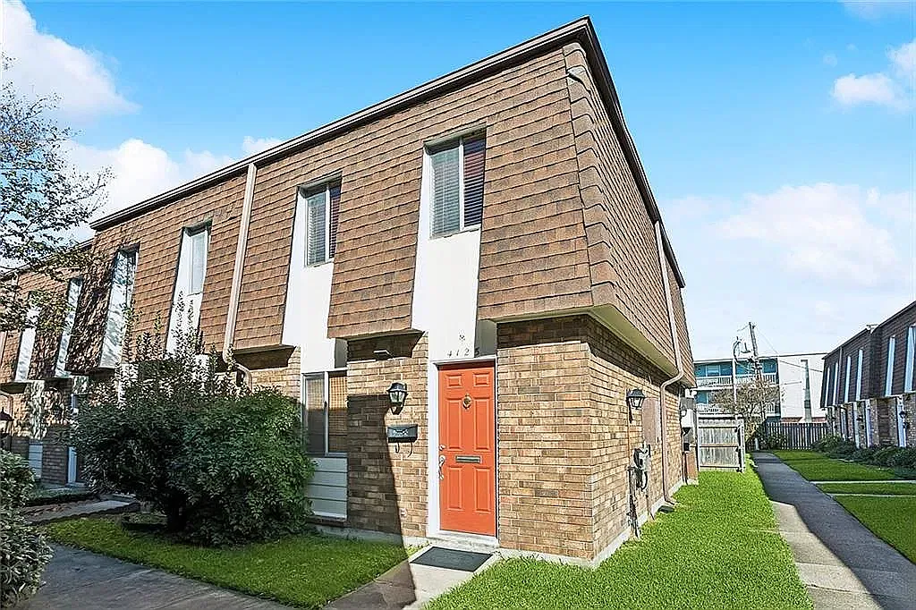 2 bed, 1.5 bath, 1000 sqft, $1,800 — Photo 1