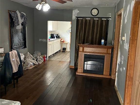 4th image of 71 Elkins Ave