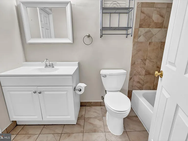 14715 Lock Dr — Photo 21