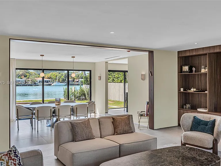 1170 S Biscayne Point Rd — Photo 11