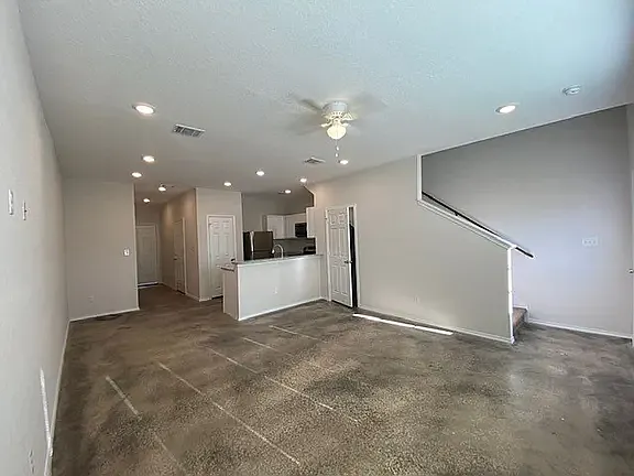3 bed, 2.5 bath, 1225 sqft, $1,495 — Photo 4