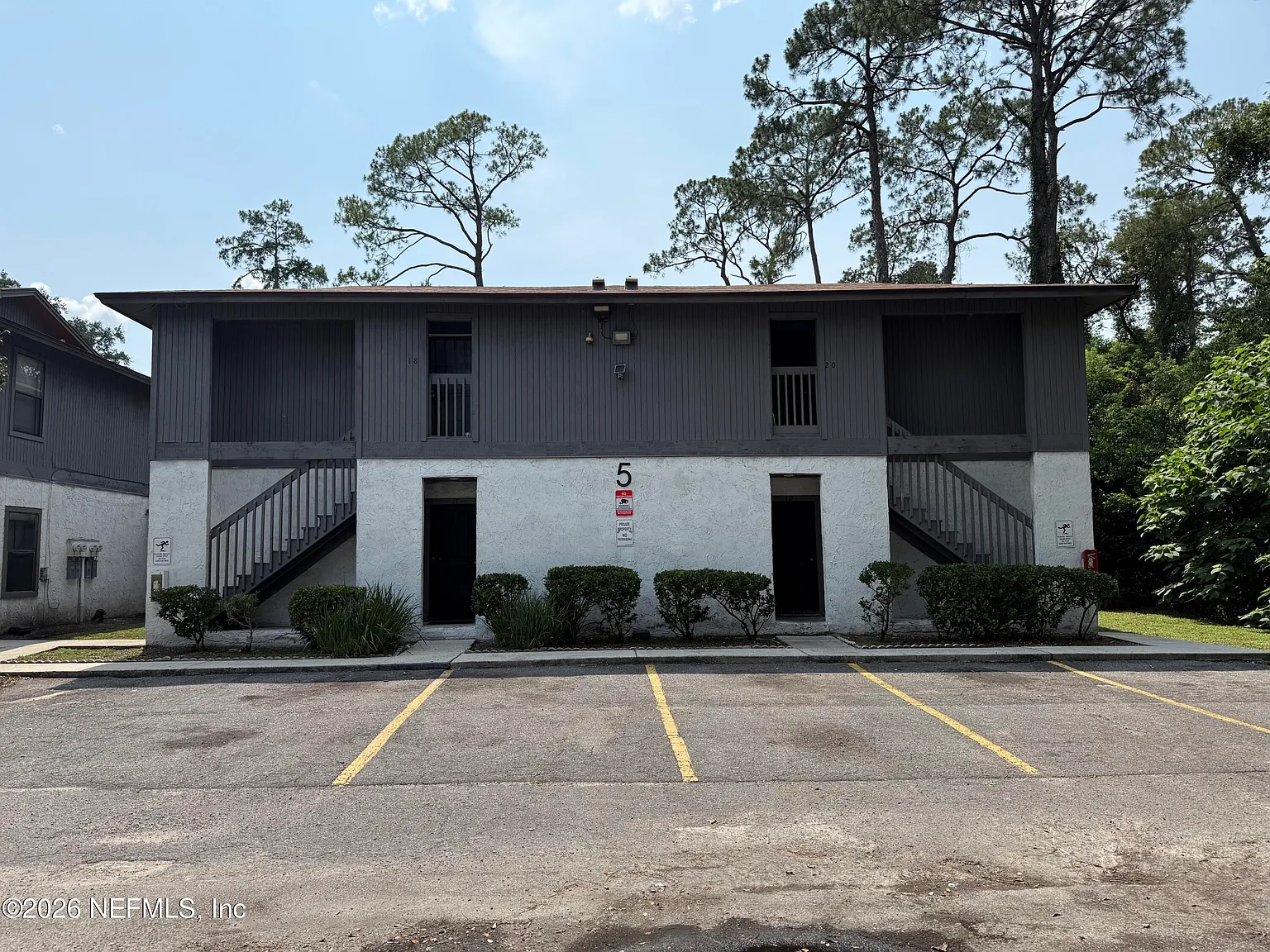 2 bed, 2.0 bath, 744 sqft, $995 — Photo 1