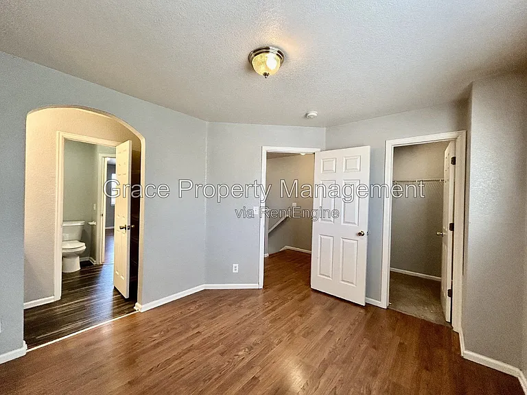 424 W 91st Cir — Photo 8