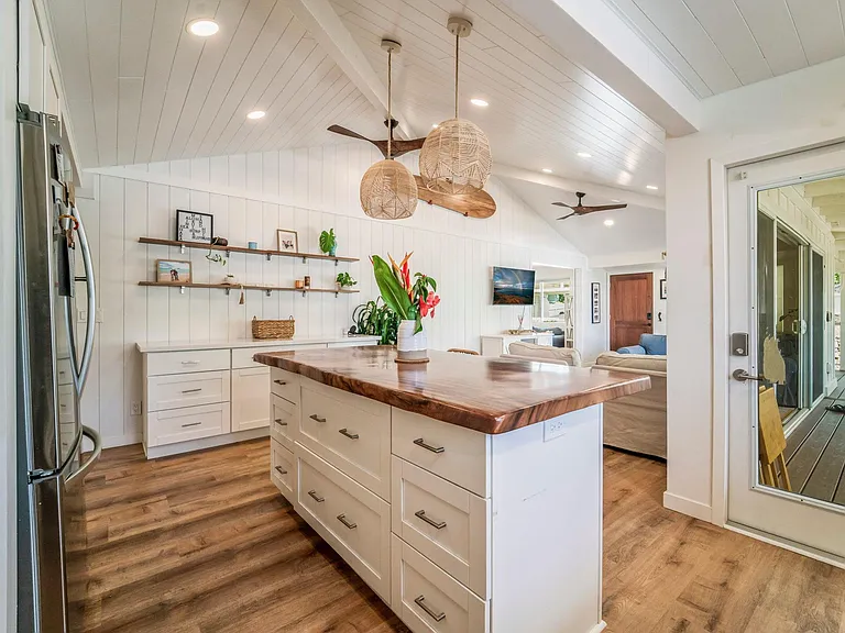 215 Kaelepulu Dr — Photo 9