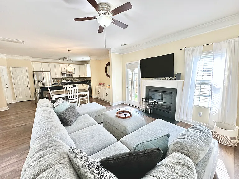 456 N Oceana Blvd — Photo 2