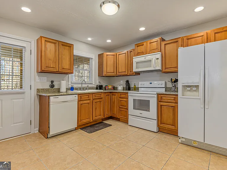 27 W Ridge Dr SE — Photo 10