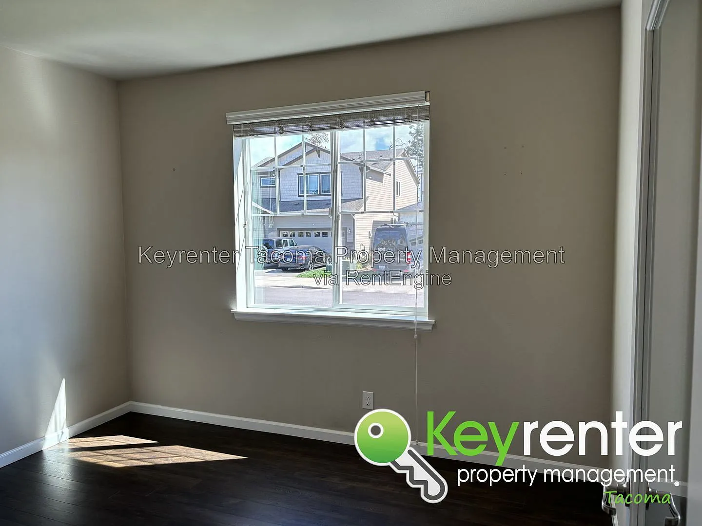 4 bed, 3.0 bath, 3325 sqft, $3,800 — Photo 3
