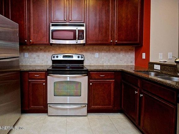 3rd image of 9823 TAPESTRY PARK Circle #405