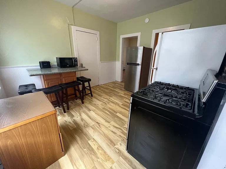 85 Vinton St #4BR — Photo 36