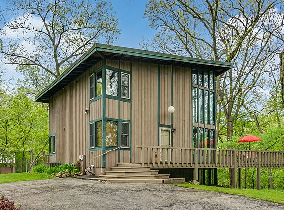 2nd image of 260 Deerpath Ln