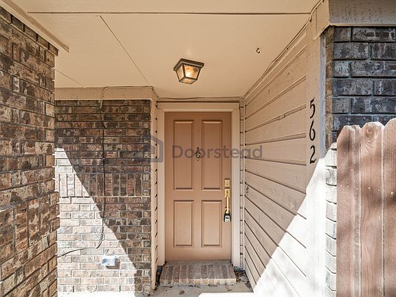 4th image of 562 Lee Dr #562