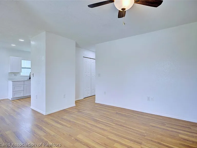1547 Sycamore Ave — Photo 7