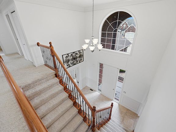 3rd image of 16465 Bishopsgate Dr