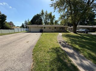 628 High Ter, Dekalb, IL 60115