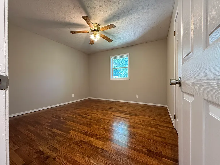 1226 E Rosebrier St — Photo 7