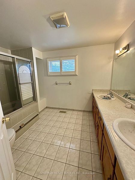 Burlington House for rent - 4 Bedrooms — photo 12