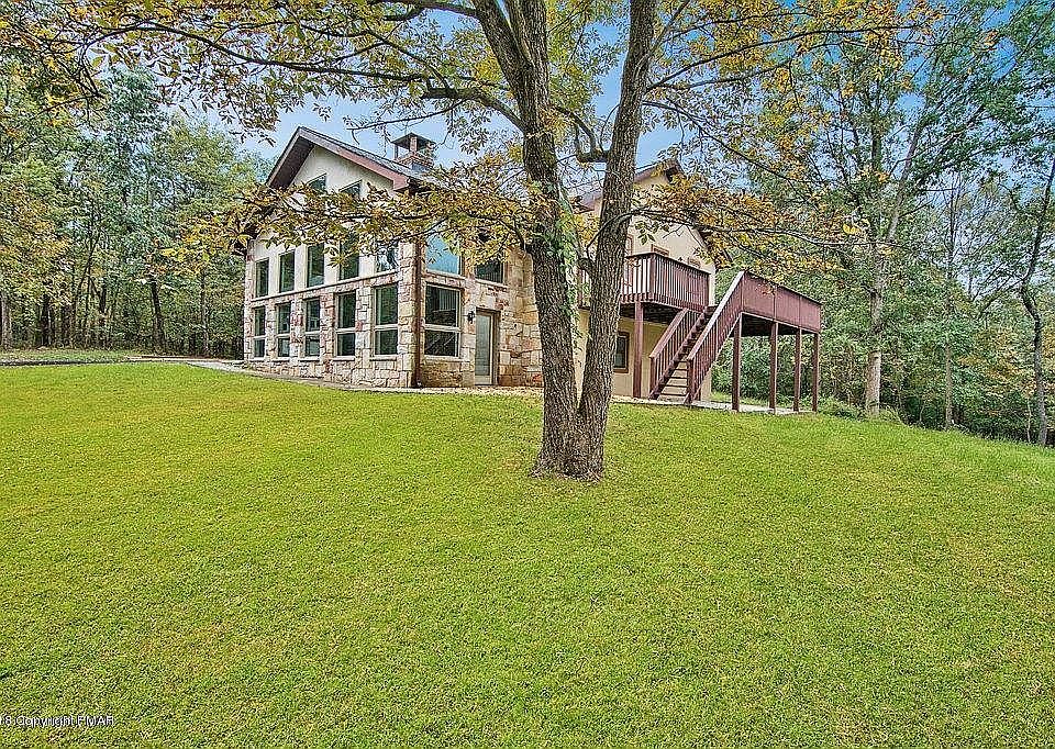 2nd image of 442 Ridge Rd