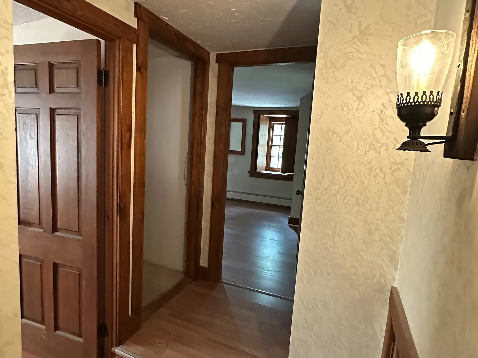 3 bed, 2000 sqft, $2,500 — Photo 4