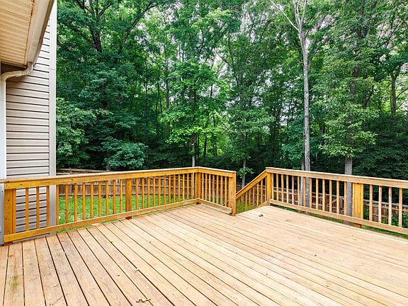 4th image of 125 E Glohaven Pl