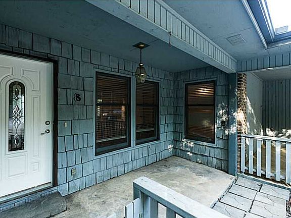 3rd image of 8 Jonell Ln
