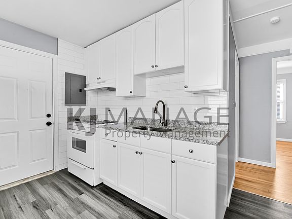 2nd image of 8112 Jewett Ave