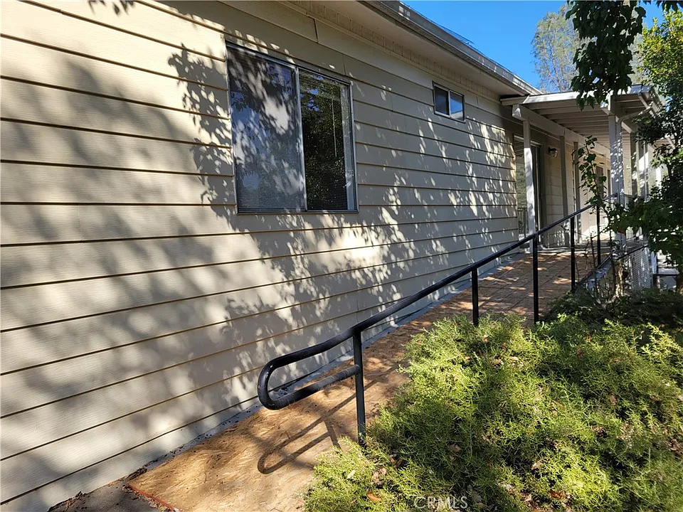 608 Lodgeview Dr
