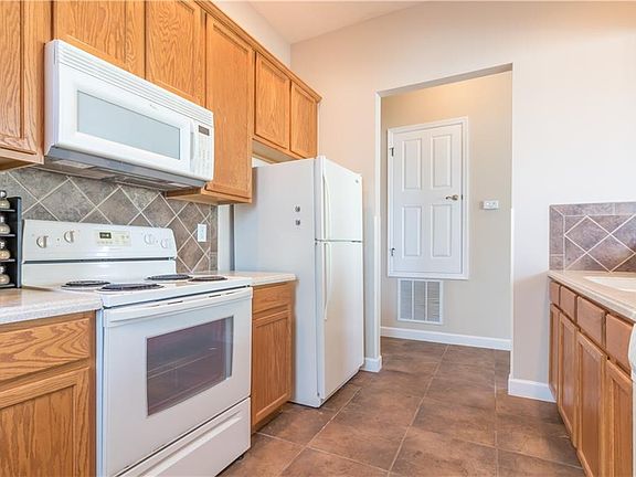 5th image of 7411 Sparkling Ct