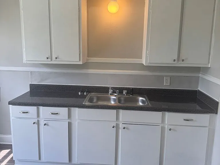 2045 Lamar Ave — Photo 9