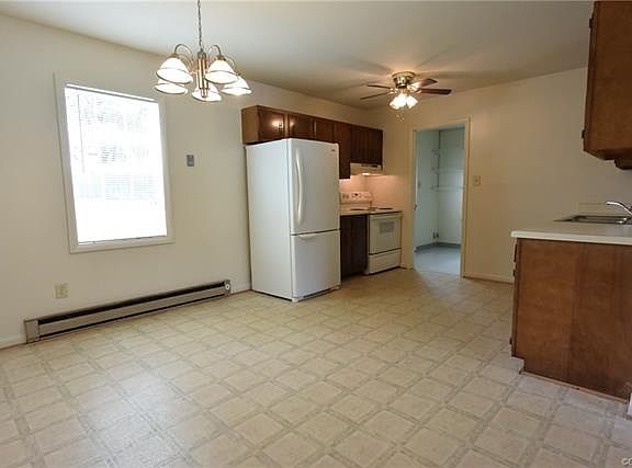 4th image of 2337 Sara Ln