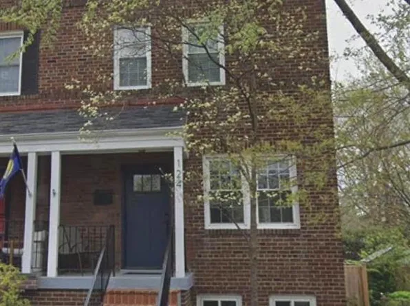 124 E Maple St, Alexandria, VA 22301