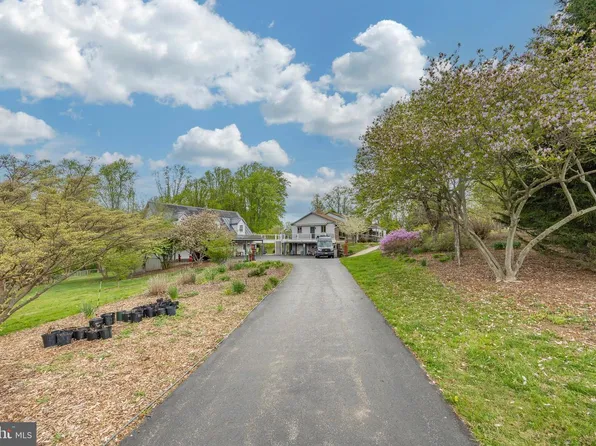 1739 Middletown Rd, Glen Mills, PA 19342