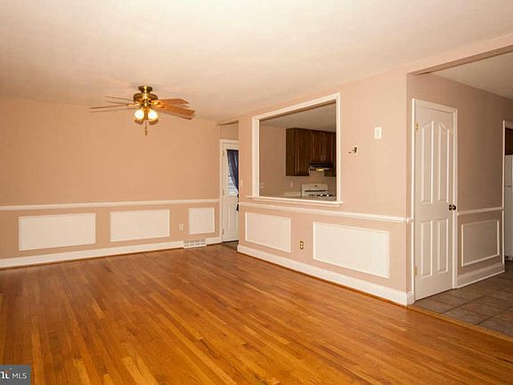 3rd image of 6 Blue Spruce Ct