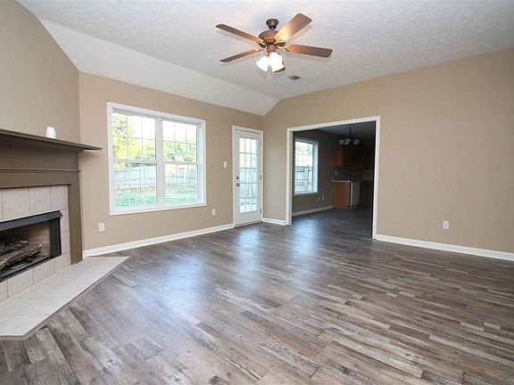 4th image of 8 Ivy Hill Dr