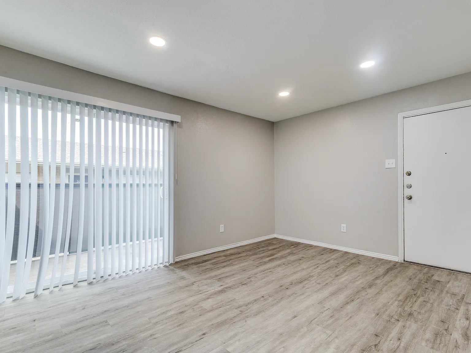 3 bed, $1,550 — Photo 4