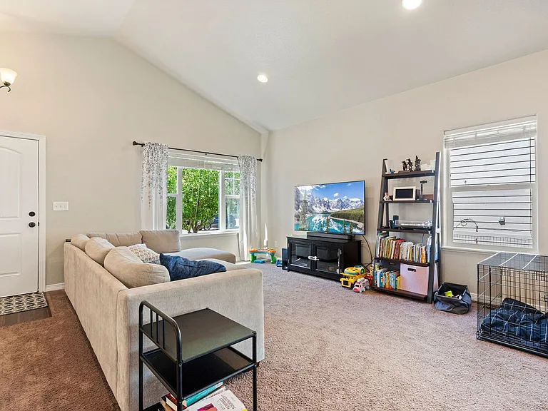 2938 Joseph Dr — Photo 5